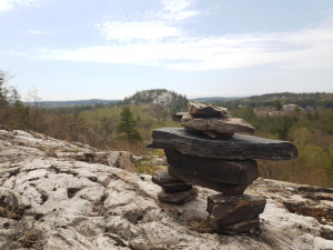 Inukshuks_in_the_la_cloche_mountains